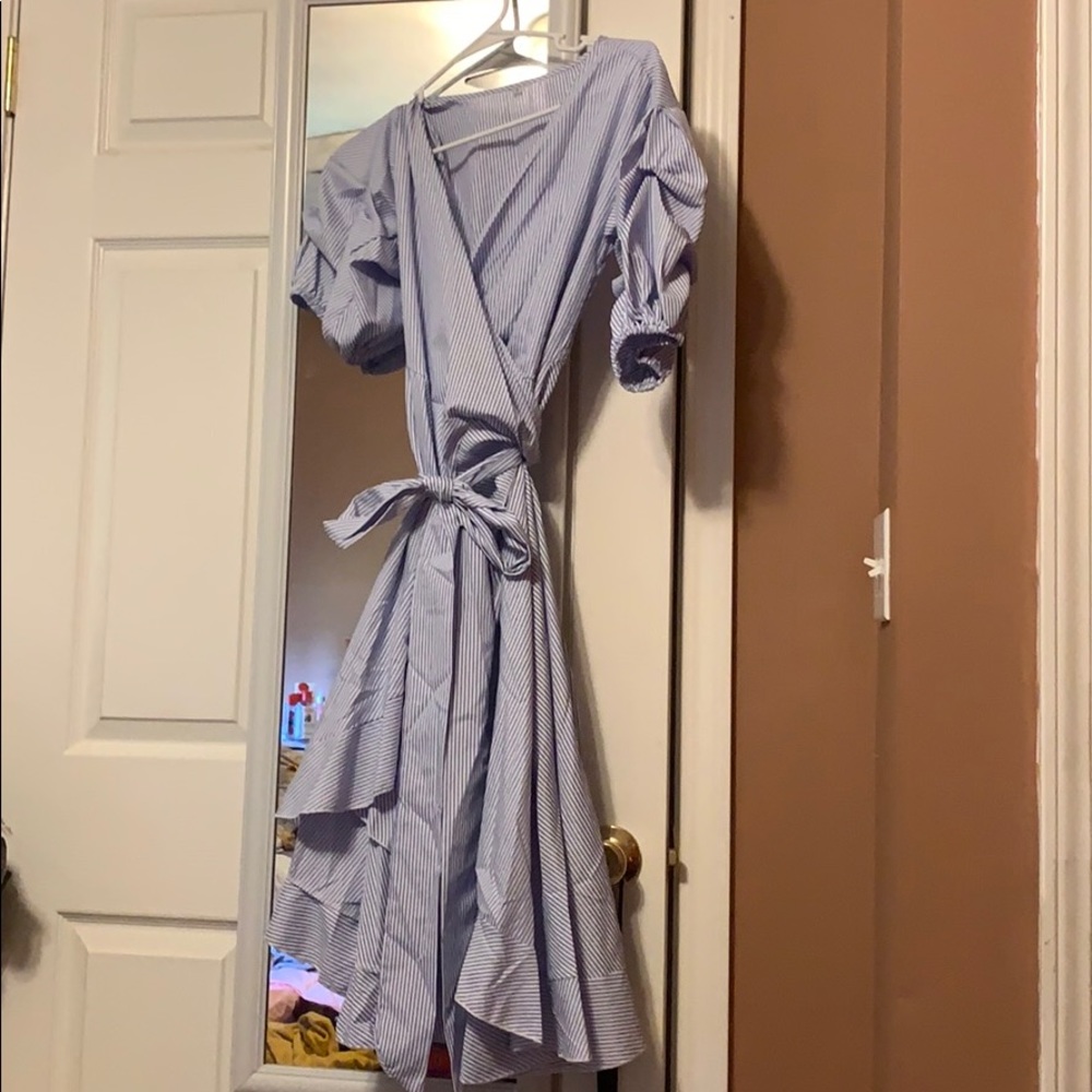 Dress - Picture 2 of 4
